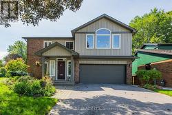 8 CHANTREY COURT Toronto, ON M1E 4V3