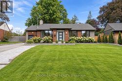 1563 SKYLINE DRIVE Mississauga, ON L5E 2W6