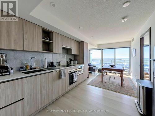 2616 - 17 BATHURST STREET , Toronto, Ontario M5V 0N1 5