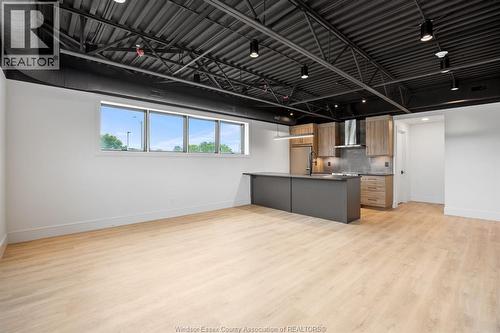 3850 DOUGALL Unit# 208 , Windsor, Ontario N9G 1X2 4