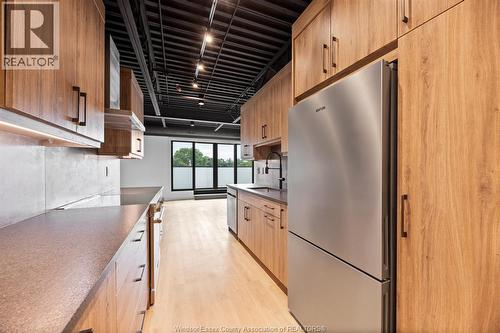 3850 DOUGALL Unit# 209 , Windsor, Ontario N9G 1X2 2