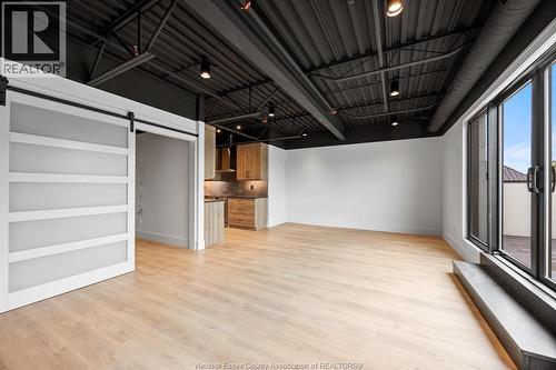 3850 DOUGALL Unit# 209 , Windsor, Ontario N9G 1X2 5