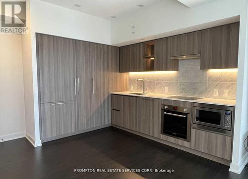 3911 - 19 BATHURST STREET , Toronto, Ontario M5V 0N2 4