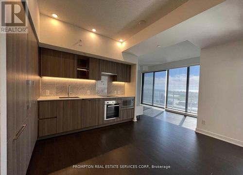3911 - 19 BATHURST STREET , Toronto, Ontario M5V 0N2 5