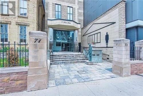 702 - 71 SIMCOE STREET , Toronto, Ontario M5J 2S9 2