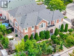 127 OZNER CRESCENT Vaughan, ON L4H 0G1