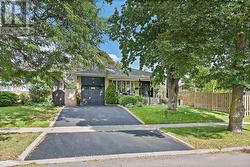 42 OXENDEN CRESCENT Toronto, ON M9C 4H4