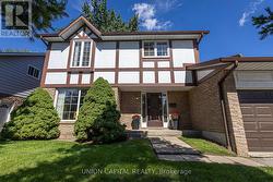 223 CENTRE STREET W Richmond Hill, ON L4C 3P9