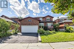 60 CARRINGTON DRIVE Richmond Hill, ON L4C 8A4