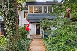 40 FERNWOOD PARK AVENUE Toronto, ON M4E 3G1