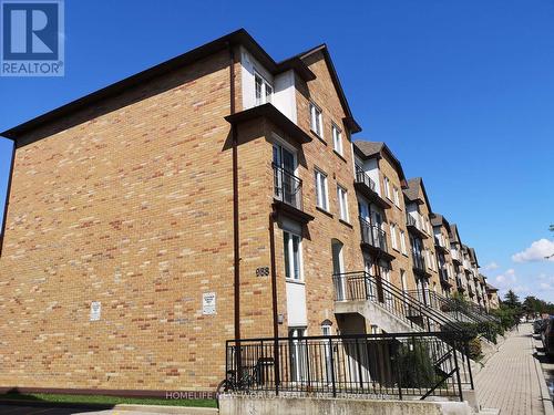 30 - 988 SHEPPARD AVENUE W , Toronto, Ontario M3H 2T6 3