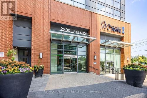 PH 06 - 2200 LAKE SHORE BOULEVARD W , Toronto, Ontario M8V 1A4 2