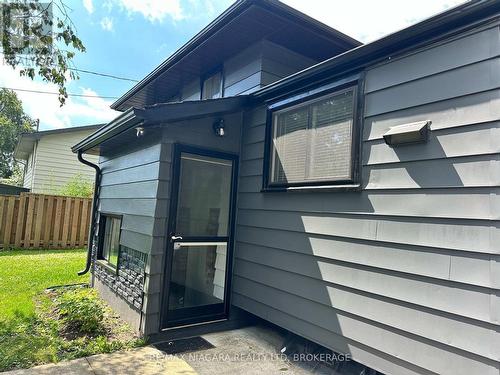 LOWER - 30 COLONIAL STREET , Welland (N. Welland), Ontario L3C 5W5 4