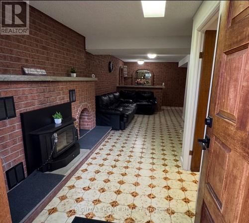 LOWER LEVEL - 31 WHITBURN CRESCENT , Toronto, Ontario M3M 2S3 5
