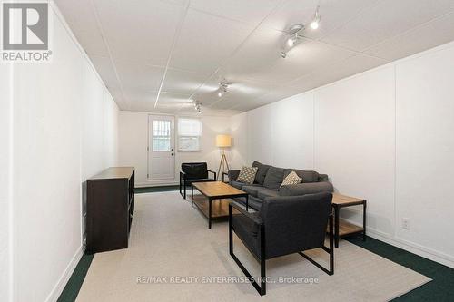 5081 Brady Avenue, Burlington, ON 