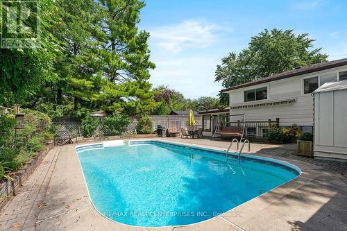 5081 Brady Avenue, Burlington, ON 