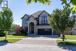 24 BREWERTON BOULEVARD Pelham (Fonthill), ON L0S 1E5