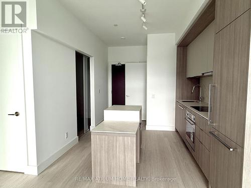 704 - 6 GREENBRIAR ROAD , Toronto, Ontario M2K 0H6 4