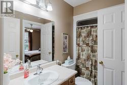Main Bath with Ensuite Privilege - 