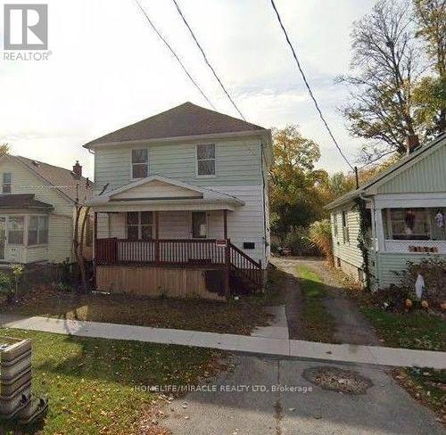 42 RUSSELL AVENUE  St. Catharines, ON L2R 1V5