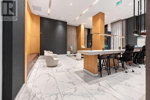 601 - 1195 THE QUEENSWAY , Toronto, Ontario M8Z 0H1 2