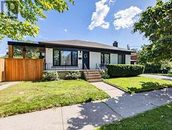 25 TREEVIEW DRIVE Toronto, ON M8W 4B8