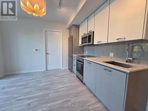 608 - 1630 QUEEN STREET E , Toronto, Ontario M4L 0B3 5