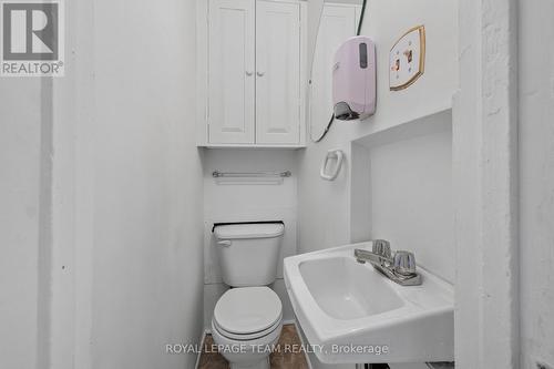 Powder Room - 109 Florence Street, Ottawa, ON 