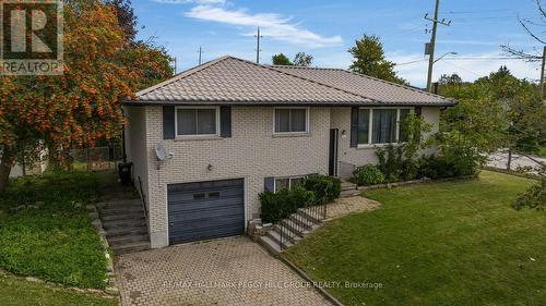 3 BLUE MOUND DRIVE  Barrie, ON L4M 4B1