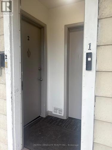 2 - 4 HOLLAND AVENUE , Ottawa, Ontario K1Y 0X4 4