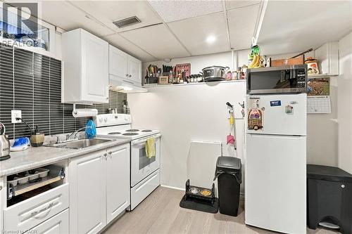 23 Desantis Court, Hamilton, ON 