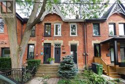 231 BOULTON AVENUE Toronto, ON M4M 2J8