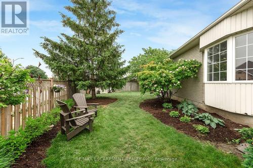 Side Yard - 4014 Jarvis Crescent, Burlington, ON 