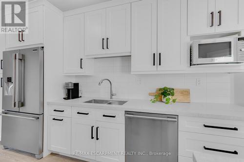 Custom Kitchen - 4014 Jarvis Crescent, Burlington, ON 