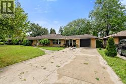 2725 BUCKINGHAM DRIVE Windsor, ON N8T 2C1
