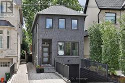 163 ROE AVENUE Toronto, ON M5M 2J1