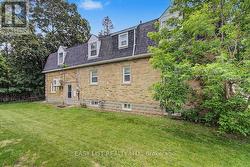 77 AVONDALE AVENUE Toronto, ON M2N 2V1