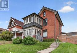 540 CHARLOTTE STREET Peterborough (Town Ward 3), ON K9J 2W5