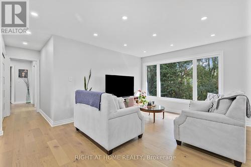 23 RIVERVIEW BOULEVARD , St. Catharines, Ontario L2T 3L5 4