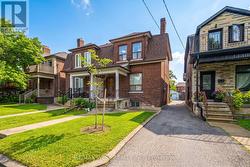 257 DELAWARE AVENUE Toronto, ON M6H 2T7