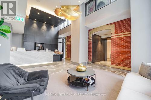 421 - 286 MAIN STREET , Toronto, Ontario M4C 0B3 5