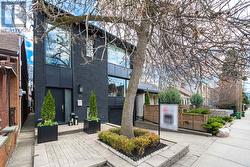 99 CLAREMONT STREET  Toronto, ON M6J 2M7