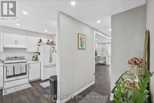 80 - 65 DORCHESTER BOULEVARD , St. Catharines (Carlton/Bunting), Ontario L2M 7T2 5