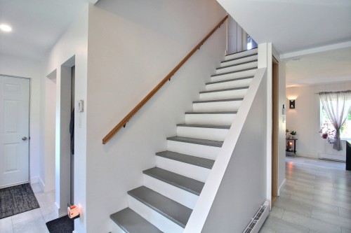 Escalier - 118 Rue Du Quartz, Val-D'Or, QC 