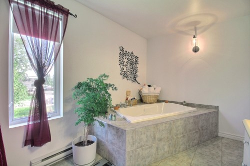 Salle de bains - 118 Rue Du Quartz, Val-D'Or, QC 