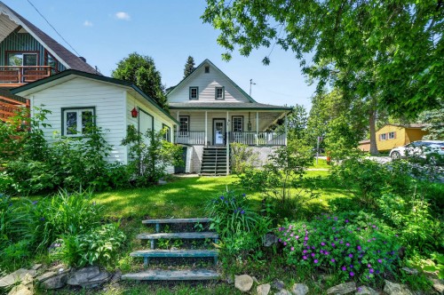 Cour - 183 Rue Labonté, Rosemère, QC 