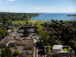 2561 Sinclair Rd Saanich, BC V8N 1B7