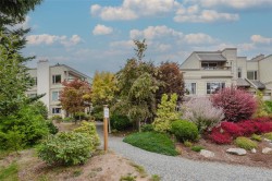 #306-2250 Manor Pl Comox, BC V9M 1C5