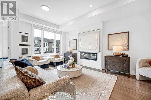 212 VERMONT AVENUE  Newmarket, ON L3X 0M6