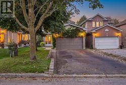 408 FLANAGAN COURT Newmarket, ON L3X 2E9